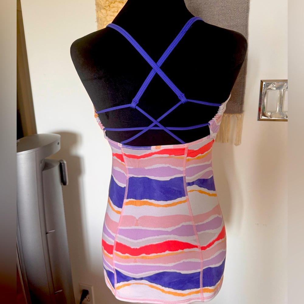 GUC Lululemon strappy tank with shelf bra